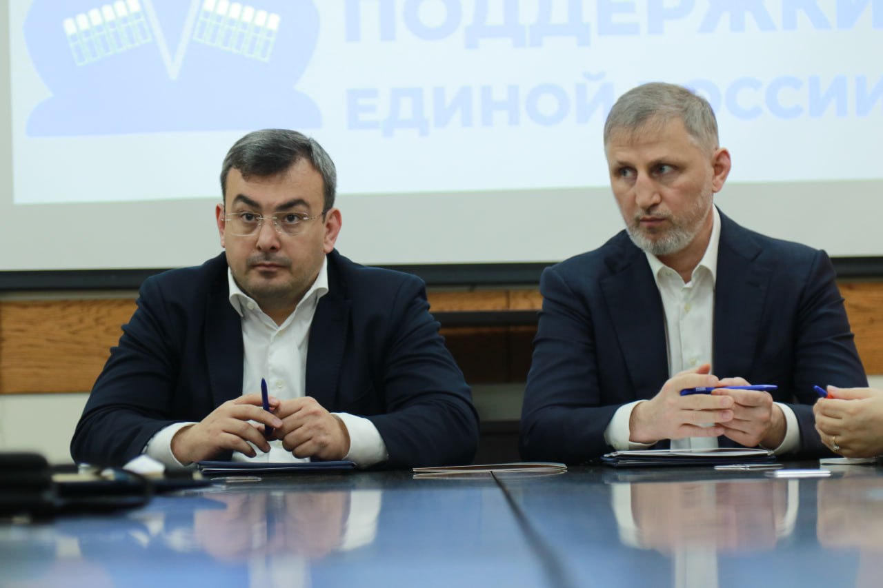 Министр труда Дагестана провел встречу в Штабе Общественной поддержки